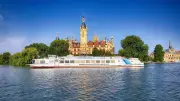 Weiße Flotte startet tägliche 4-Seen-Rundfahrten in Schwerin mit neuen Preisen