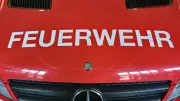 Wiesbadener Feuerwehr rettet Mann nach schrecklicher Nacht am Zaun