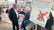 Windkraft-Ausbau in Mecklenburgischer Seenplatte: Kreistag lehnt 1,4-Prozent-Fläche ab, Bürgerproteste verzögern Planung