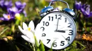 Zeitumstellung 2026: Sommerzeit beginnt am 29. März mit gesundheitlichen Folgen