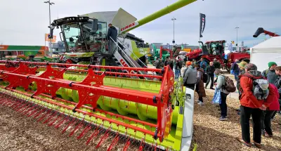 Agra-Messe: Traktorenpreise auf Haus-Niveau - Bauern zögern bei Investitionen