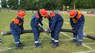 Amtscross in Lützow: Feuerwehr-Nachwuchs kämpft mit Spaß und Technik