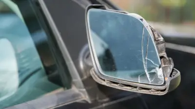 Autos getreten: Polizei Neubrandenburg sucht Zeugen und Opfer