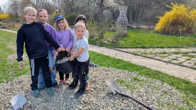 Bauen, Basteln, Baggern: Lernort Tückhude feiert erfolgreichen Gemeinschaftseinsatz