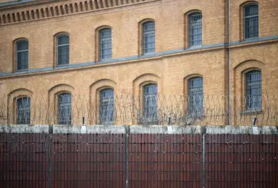 Berlin testet stichsichere Schals für Justizvollzugsbeamte - Mehr Schutz vor Gewalt