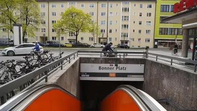 Beton, Brutalismus und Bonner Platz: Das heutige Leben des Olympia-Bahnhofs