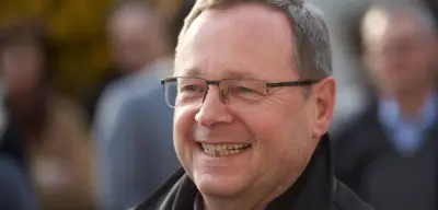 Bätzing verteidigt Segnungsfeiern für homosexuelle Paare gegen Papst-Kritik