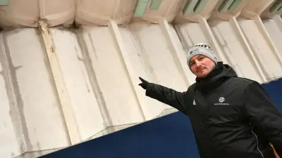 Bundesförderung für Sangerhausen: 2,3 Millionen Euro für Turnhallensanierung am Friedensstadion