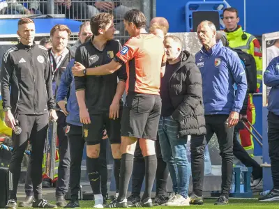 Bundesliga: Michael Gregoritsch zeigt vorbildliche Fair-Play-Geste in Hamburg