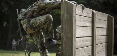 Bundeswehr-Reiseregel: Müssen Männer bis 45 Auslandsreisen genehmigen lassen?