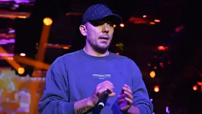 Capital Bra begeistert im Megapark: Entschuldigung für Wartezeit