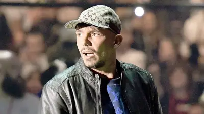 Capital Bra: Drogen-Vorfall im Livestream - Rettungswagenfahrt ins Krankenhaus