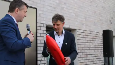 DLRG Sachsen-Anhalt feiert 35-jähriges Bestehen: Ministerpräsident Schulze ehrt Lebensretter