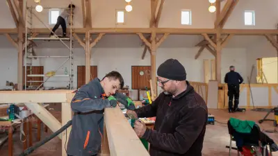 Dorfgemeinschaft saniert Dorfkrug in Weißenborn in Eigenregie