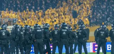 Dynamo Dresden gegen Hertha BSC: Gewaltsame Ausschreitungen überschatten Zweitliga-Spiel