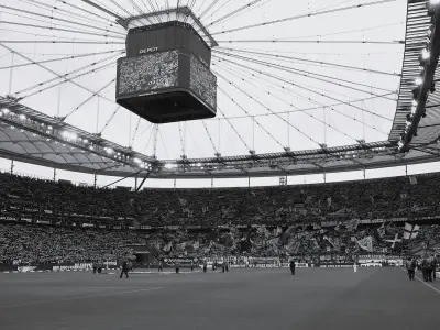 Eintracht Frankfurt trauert um 87-jährigen Fan nach Herzstillstand im Stadion