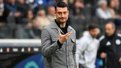 Eintracht-Trainer Riera in der Kritik: Heftige Aussagen nach verspieltem Sieg gegen Köln