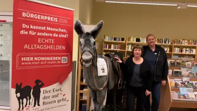 Esel auf Rollen: Besonderer Gast in der Stadtbibliothek Halle