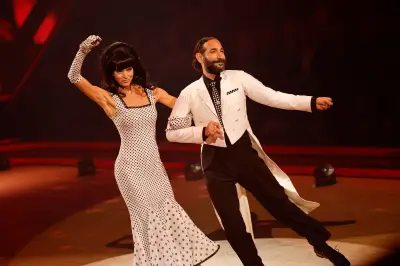 Esther Schweins muss 'Let's Dance' nach Rippenbruch verlassen - Gesundheit geht vor