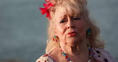 Eva Jacob: Geburtstagsfeier geplatzt - Sängerin nach Knie-OP im Krankenhaus