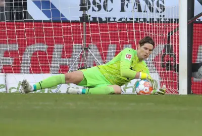 Ex-Bundesliga-Torwart Marwin Hitz beendet im Sommer seine Karriere