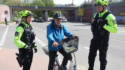 Falschfahrer auf zwei Rädern: Polizei kontrolliert Radfahrer in Schwerin