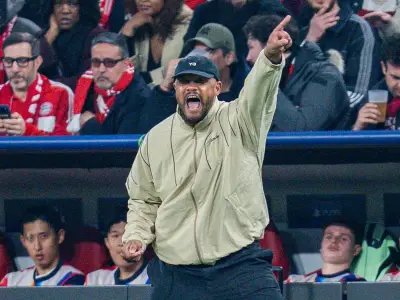 FC Bayern: Trainer Vincent Kompany erhält Gelbe Karte und droht mit Sperre