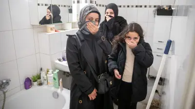 Fäkalien-Fontäne flutet Wohnung in Berliner Junkie-Hochhaus