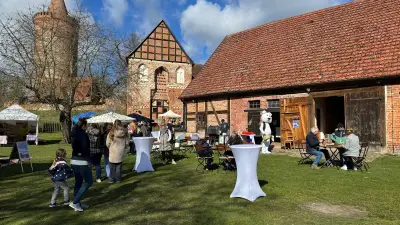 Flohmarkt auf der Stargarder Burg: Seltene Gelegenheit für Händler und Besucher