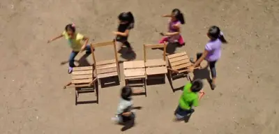 Francis Alÿs: Wie Kinder weltweit spielen und was wir daraus lernen können