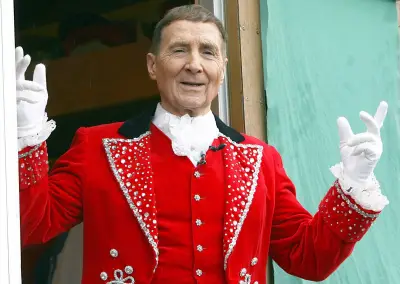 Freddy Quinns Villa in Hamburg-Poppenbüttel an Kaufleute verkauft - Abrissverbot als Bedingung