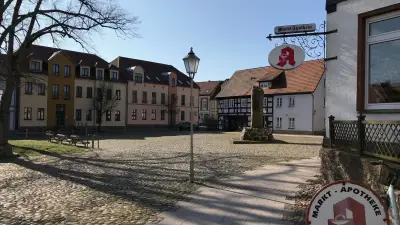 Frühlingserwachen in Wesenberg: Maibaumtradition und Flohmarkt laden ein