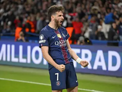 Gala gegen Bayern: Kvaratskhelia schickt Stadion in Psychiatrie