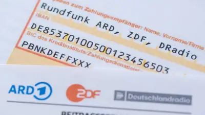 Gericht weist Klagen gegen Rundfunkbeitrag ab: Keine grobe Einseitigkeit im ÖRR