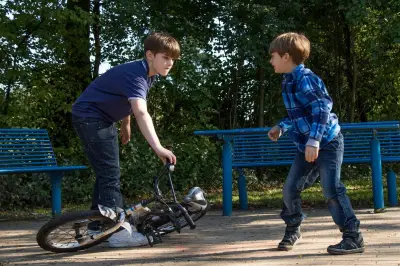 Geschwisterrivalität: Wie Eltern Konkurrenz und Streit konstruktiv begleiten können