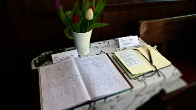 Gestrandeter Buckelwal: Kirche auf Poel dokumentiert Spaltung der Gemeinde