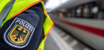 Gewalt im ICE: 21-Jähriger attackiert Zugbegleiter und zeigt Hitlergruß auf München-Nürnberg-Strecke