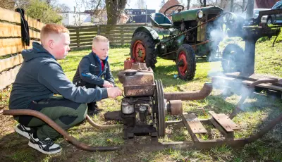 Gieckau brummt: Maschinenstart lockt mit historischer Landtechnik und Oldtimern