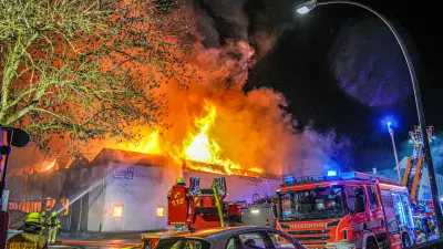 Großbrand in Mühlacker verursacht Millionenschaden: Feuerwehr kämpfte vergeblich