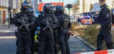 Großeinsatz in Solingen: Zwei Männer nach Messerangriff schwer verletzt – Täter festgenommen