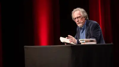 Harald Martenstein in Berlin: Warum glückliche Raucher laut Wissenschaft länger leben