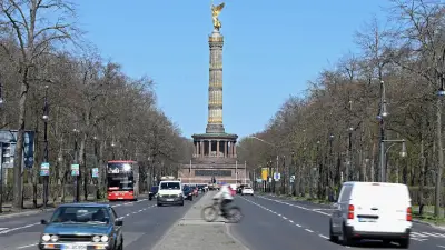 Helmut-Kohl-Allee in Berlin: Merkel und Merz sagen ab