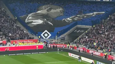 Irritierende Pistolen-Choreo der HSV-Fans: Bezug zum Film 'Hass'