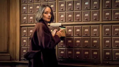 Jodie Foster entdeckt neue Facetten durch französische Sprache in 'Paris Murder Mystery'