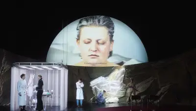 Kammerspiele frieren Eurydike ein: Oberflächlicher Orpheus-Mythos