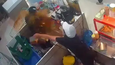 Kampf um Kundschaft eskaliert: Heißes Öl auf Konkurrentin in Thailand geschüttet