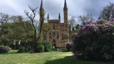 Karl Rätsch: Lebenswerk aus Holz, Stein und Bronze in Neustrelitz