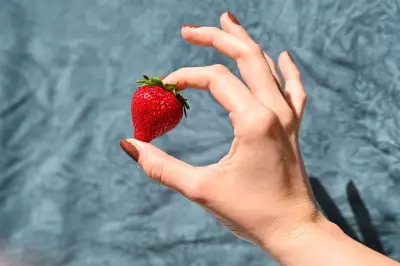 KI-Fruchtvideos auf TikTok: Zwischen Unterhaltung und Sexismus