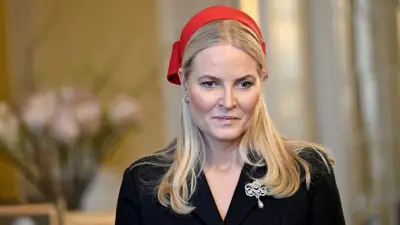 Kronprinzessin Mette-Marit: Epstein bat um Telefonat mit 17-jähriger Patentochter