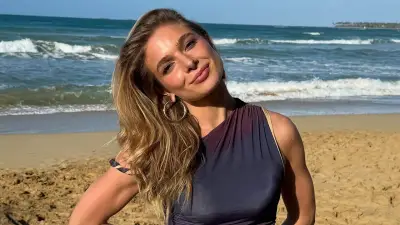 Lola Weippert nach Liebes-Aus: TV-Moderatorin sitzt weinend auf dem Sofa und ruft Mama an